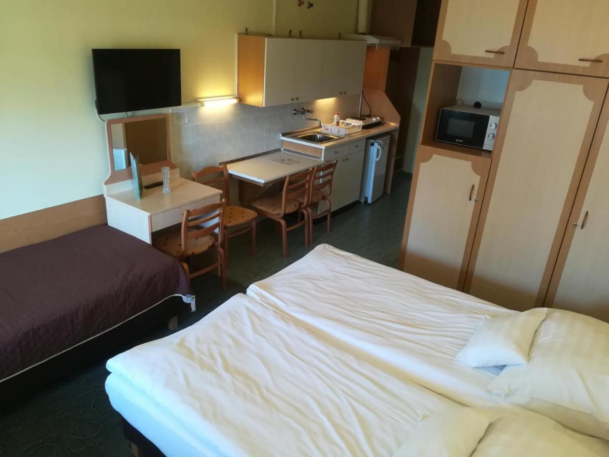 Hoforras Hotel Гюла Екстериор снимка