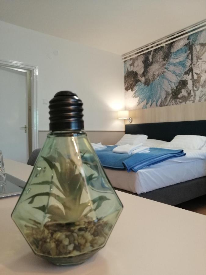 Hoforras Hotel Гюла Екстериор снимка
