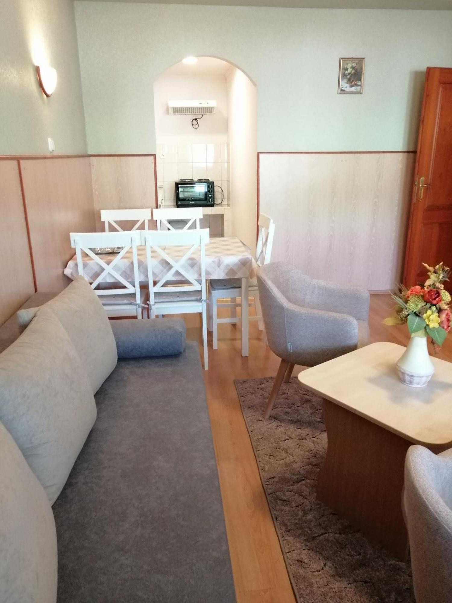 Hoforras Hotel Гюла Екстериор снимка